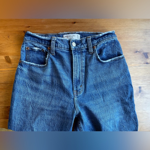Abercrombie & Fitch The 90’s Straight Jeans - Picture 4 of 9